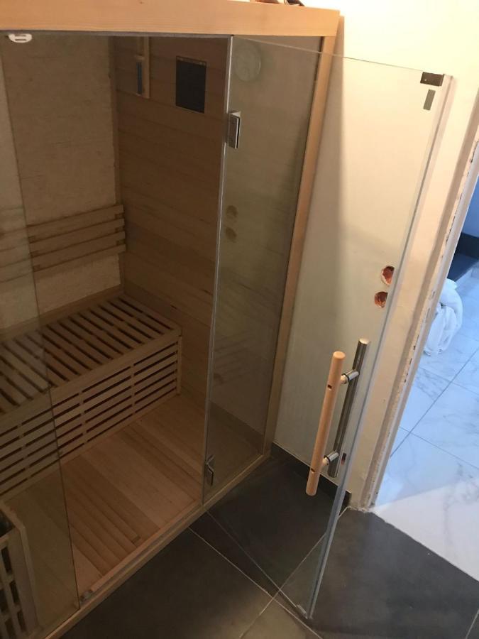Happy Land Holliday Residential Hotel Epinay-sur-Seine Ngoại thất bức ảnh